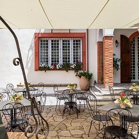 Borgo Prima Luce Ξενοδοχείο *